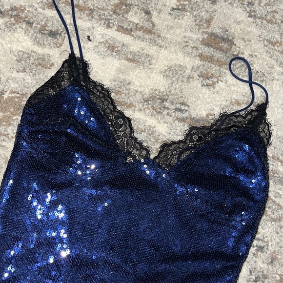 LACE MINI DRESS - Picture 3 of 4